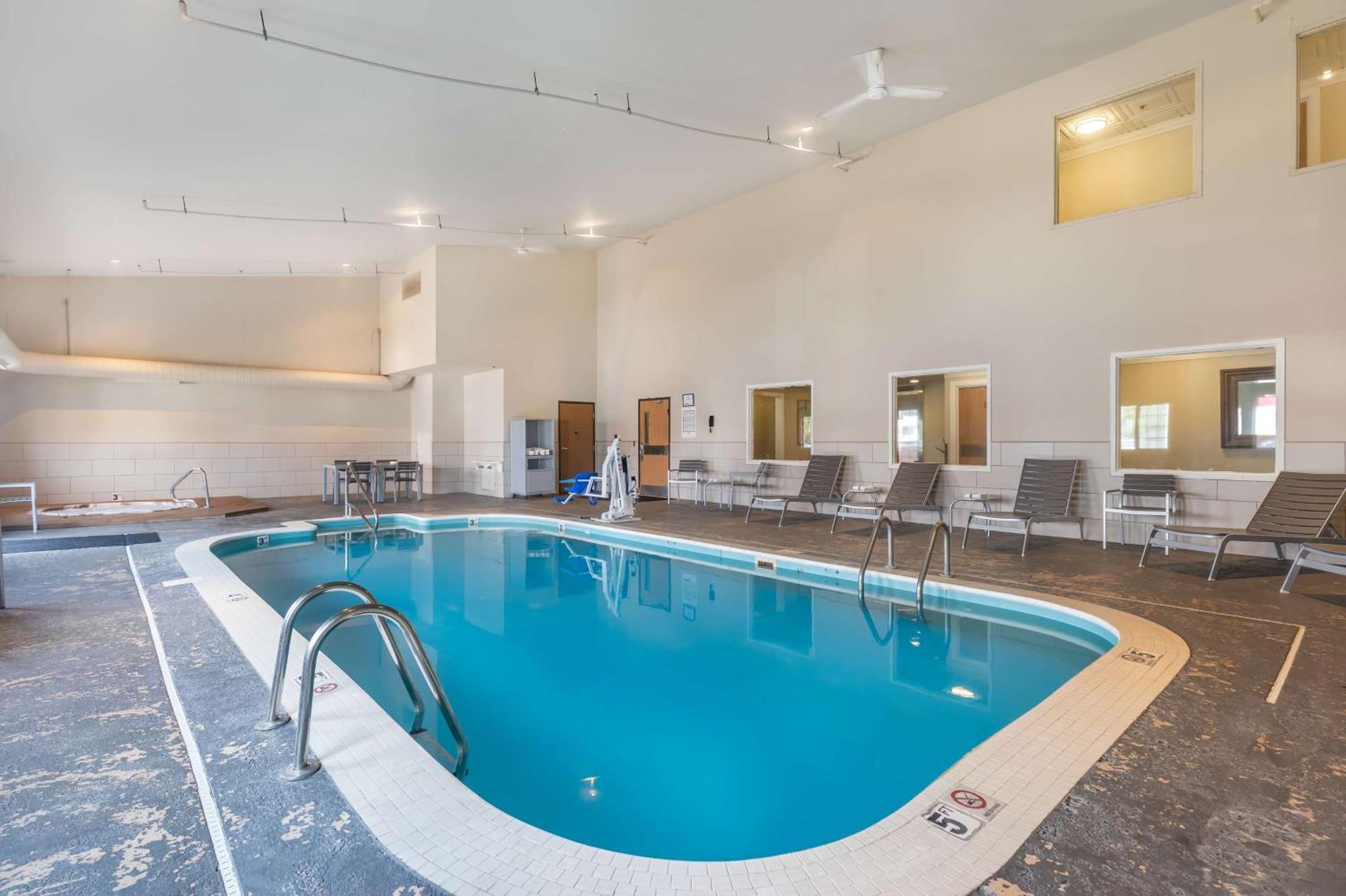 Best Western Plus University Park Inn & Suites Ames Eksteriør billede